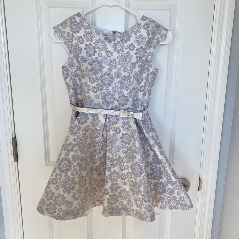 Stunning silver and cream dress, size 10.